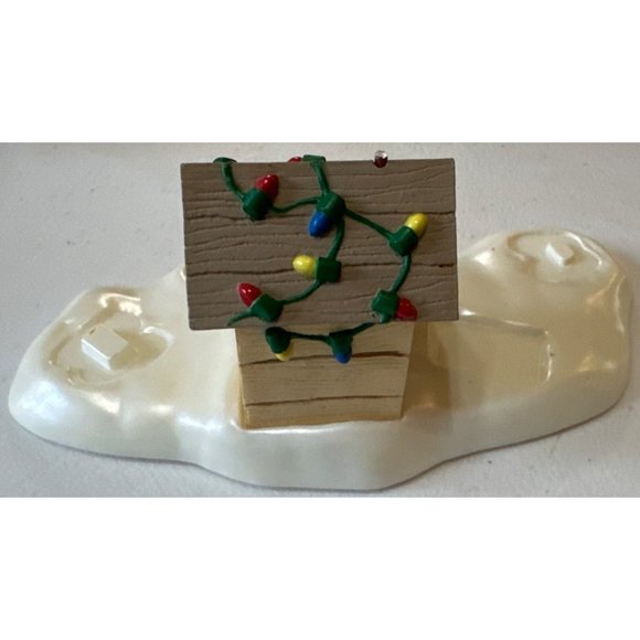 Hallmark Peanuts Woodstock on Doghouse Plastic Display First in Collection of 5 - Picture 10 of 15